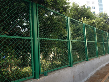 勾花護(hù)欄網(wǎng)